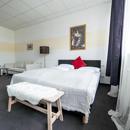 Full House Hostel Nurnberg - Shared Bath & Kitchen Bagian luar foto