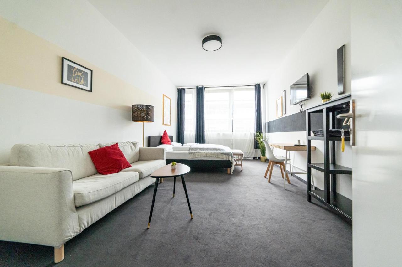 Full House Hostel Nurnberg - Shared Bath & Kitchen Bagian luar foto