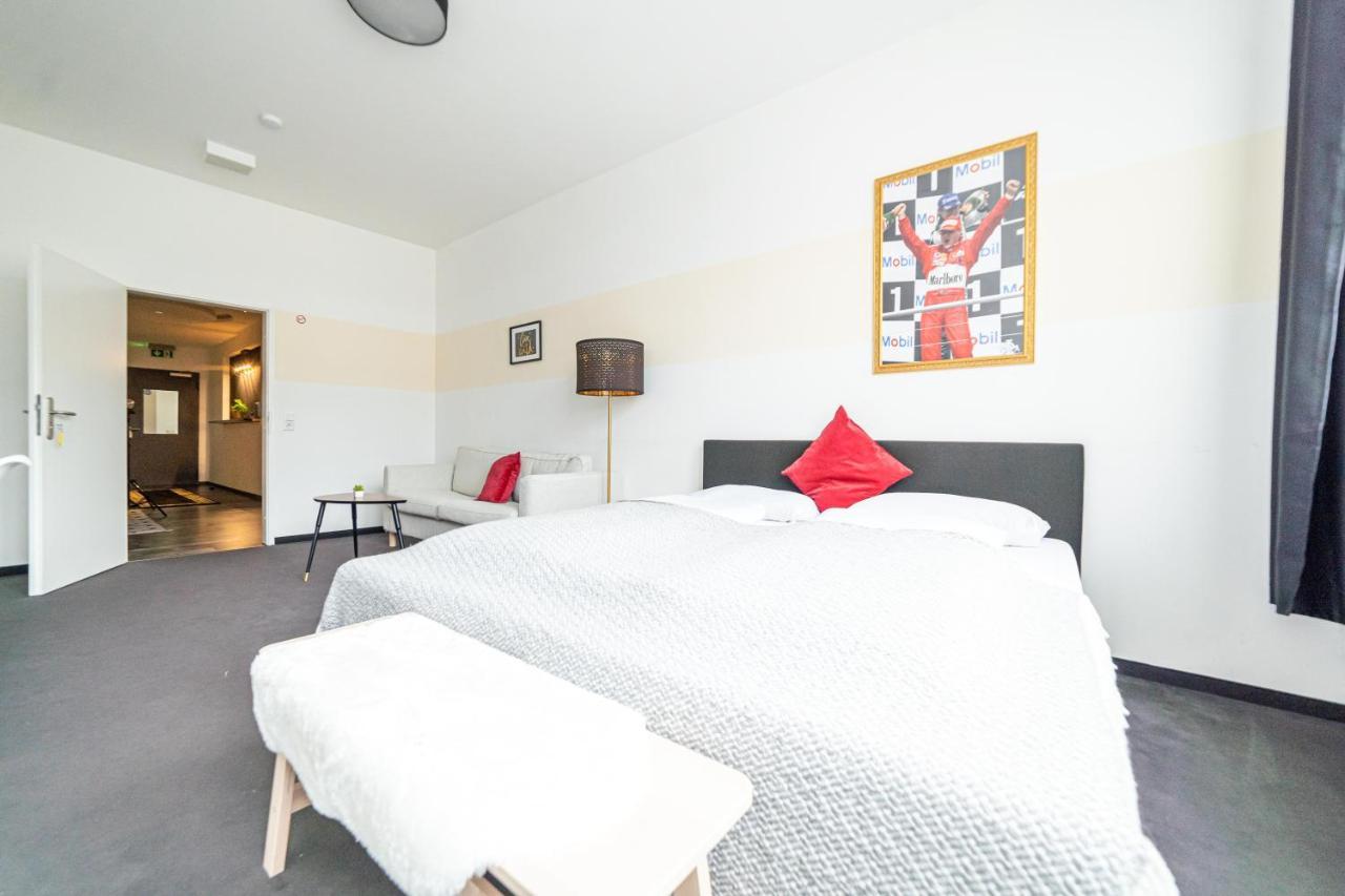Full House Hostel Nurnberg - Shared Bath & Kitchen Bagian luar foto