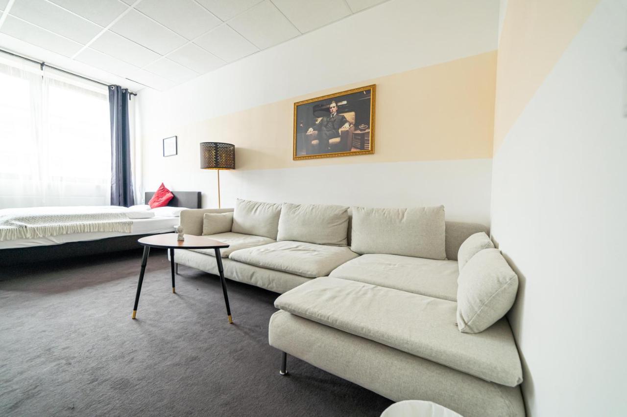 Full House Hostel Nurnberg - Shared Bath & Kitchen Bagian luar foto
