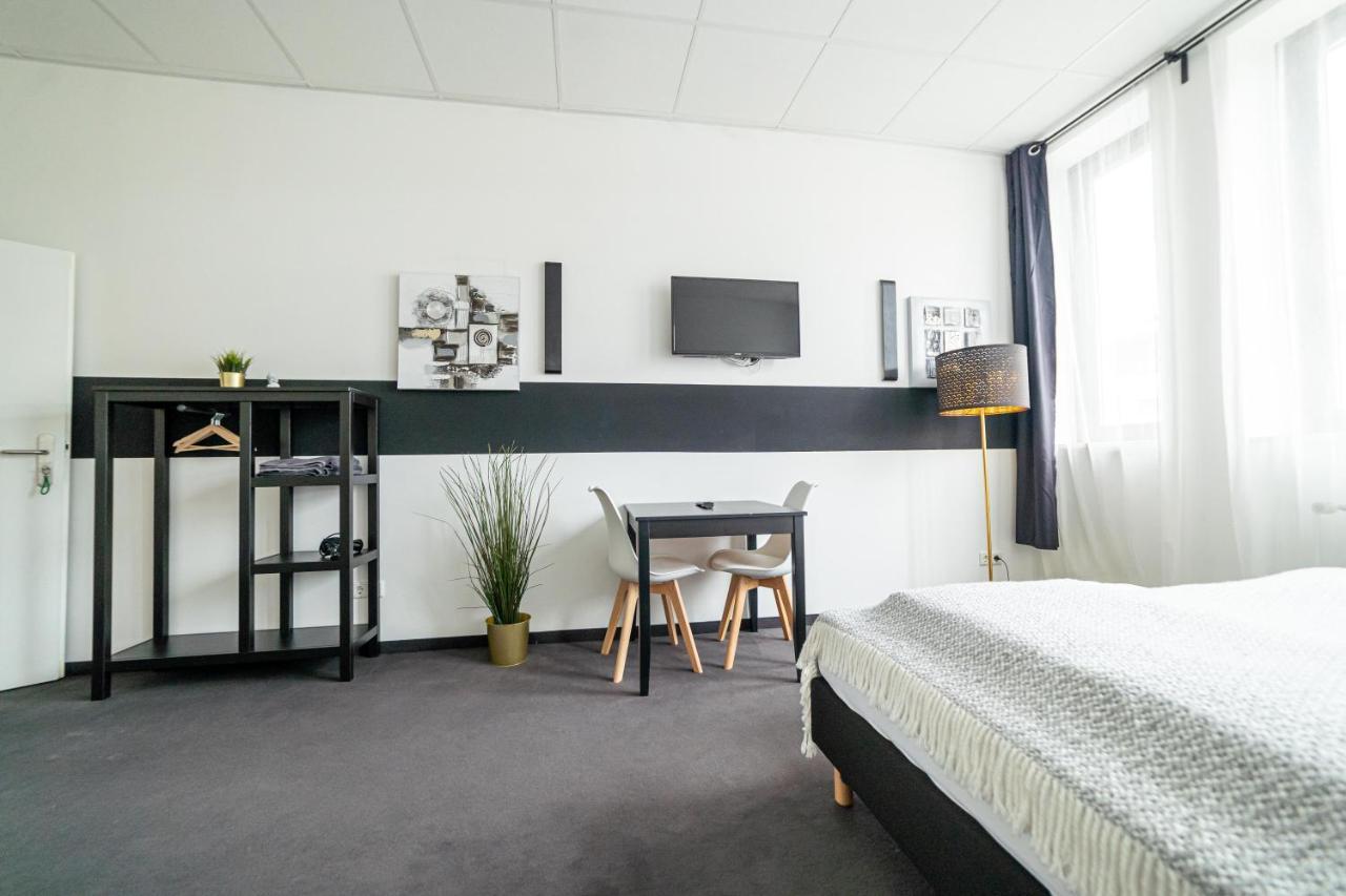 Full House Hostel Nurnberg - Shared Bath & Kitchen Bagian luar foto