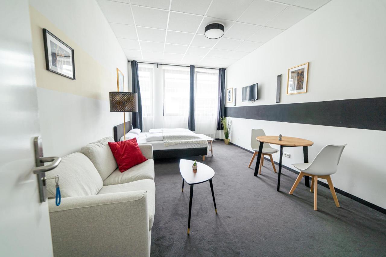 Full House Hostel Nurnberg - Shared Bath & Kitchen Bagian luar foto