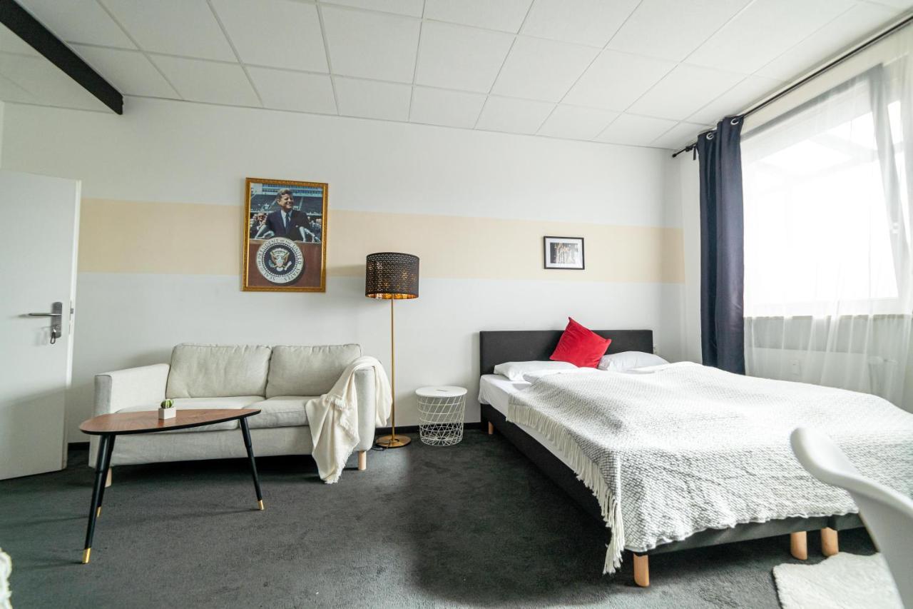 Full House Hostel Nurnberg - Shared Bath & Kitchen Bagian luar foto