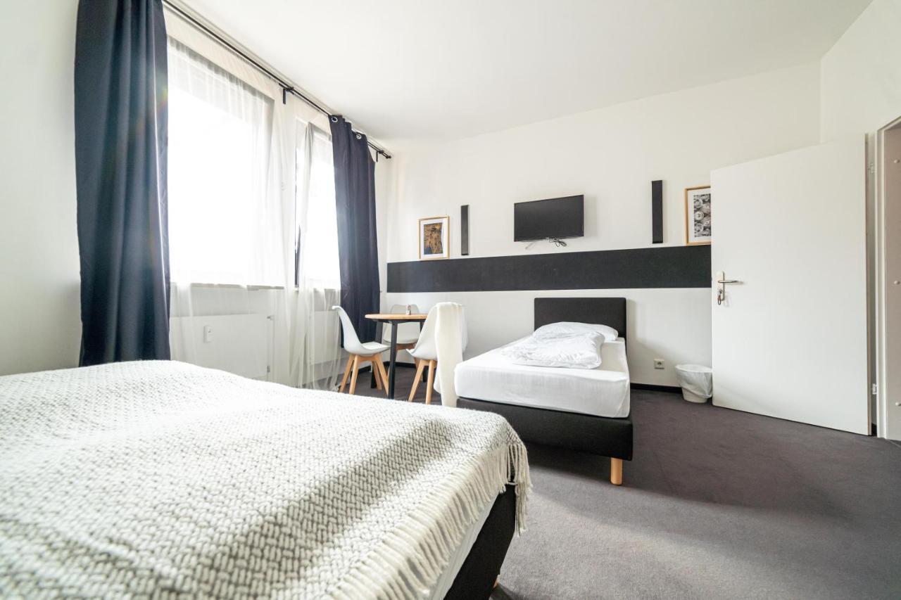 Full House Hostel Nurnberg - Shared Bath & Kitchen Bagian luar foto
