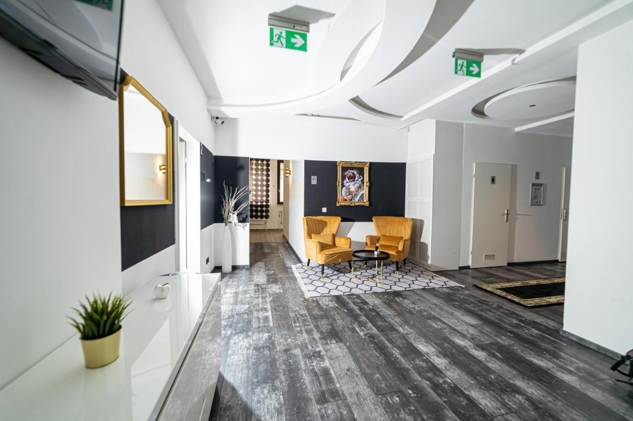 Full House Hostel Nurnberg - Shared Bath & Kitchen Bagian luar foto