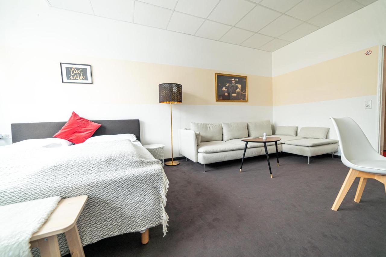 Full House Hostel Nurnberg - Shared Bath & Kitchen Bagian luar foto