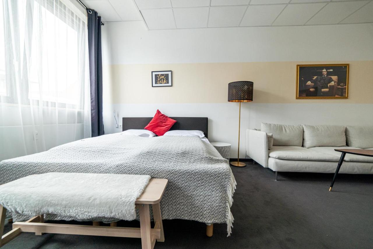 Full House Hostel Nurnberg - Shared Bath & Kitchen Bagian luar foto