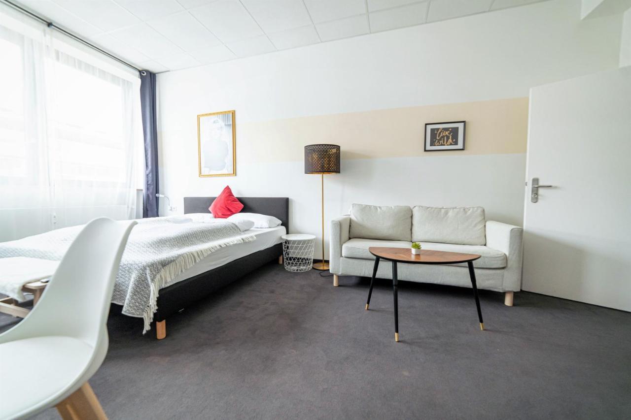 Full House Hostel Nurnberg - Shared Bath & Kitchen Bagian luar foto