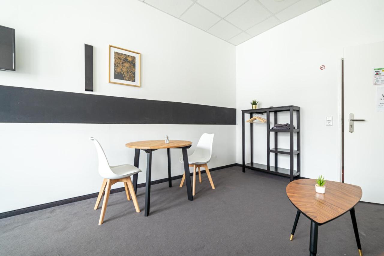 Full House Hostel Nurnberg - Shared Bath & Kitchen Bagian luar foto