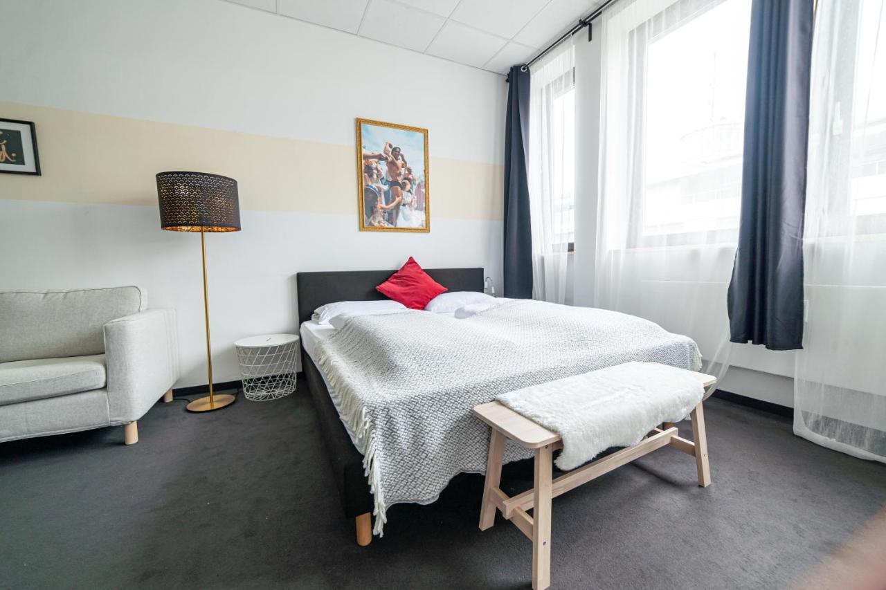 Full House Hostel Nurnberg - Shared Bath & Kitchen Bagian luar foto