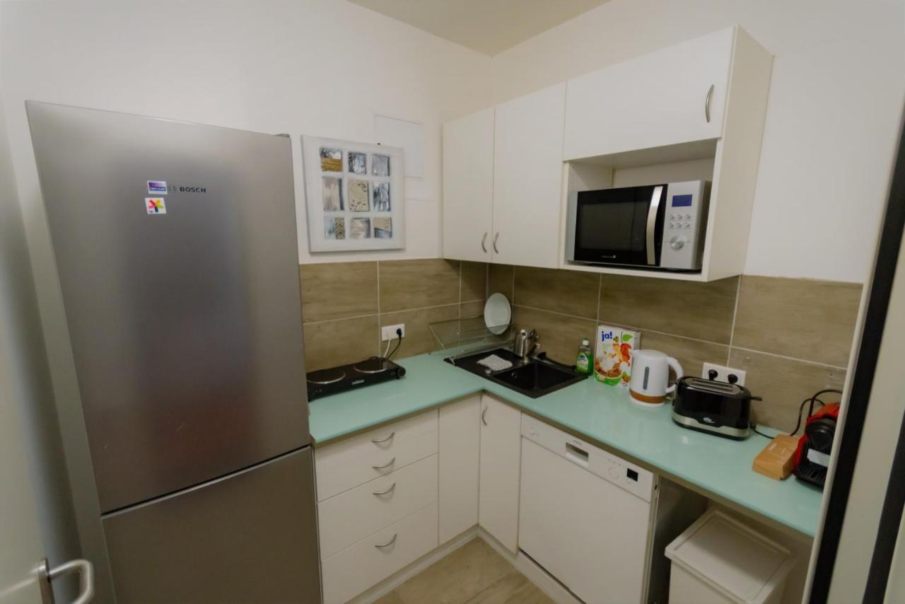 Full House Hostel Nurnberg - Shared Bath & Kitchen Bagian luar foto