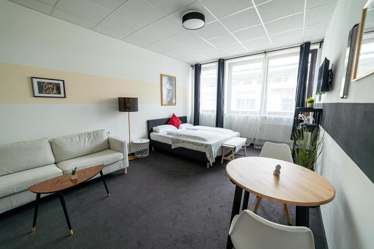 Full House Hostel Nurnberg - Shared Bath & Kitchen Bagian luar foto