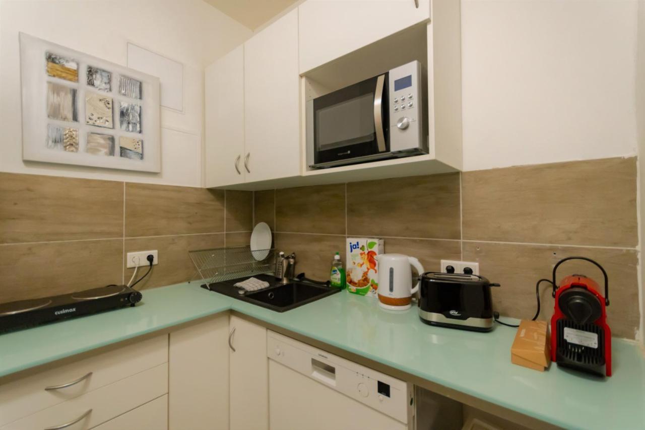 Full House Hostel Nurnberg - Shared Bath & Kitchen Bagian luar foto