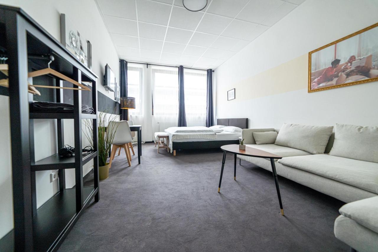 Full House Hostel Nurnberg - Shared Bath & Kitchen Bagian luar foto