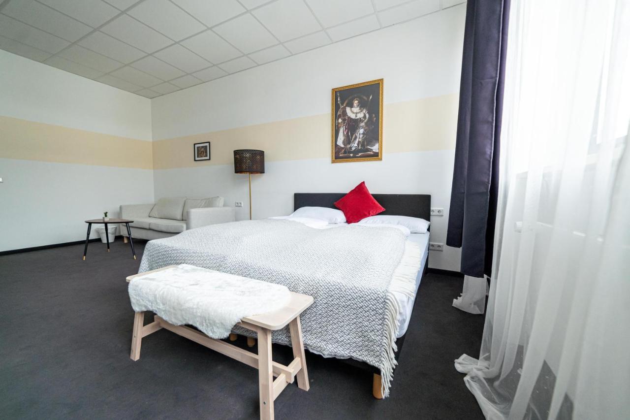 Full House Hostel Nurnberg - Shared Bath & Kitchen Bagian luar foto