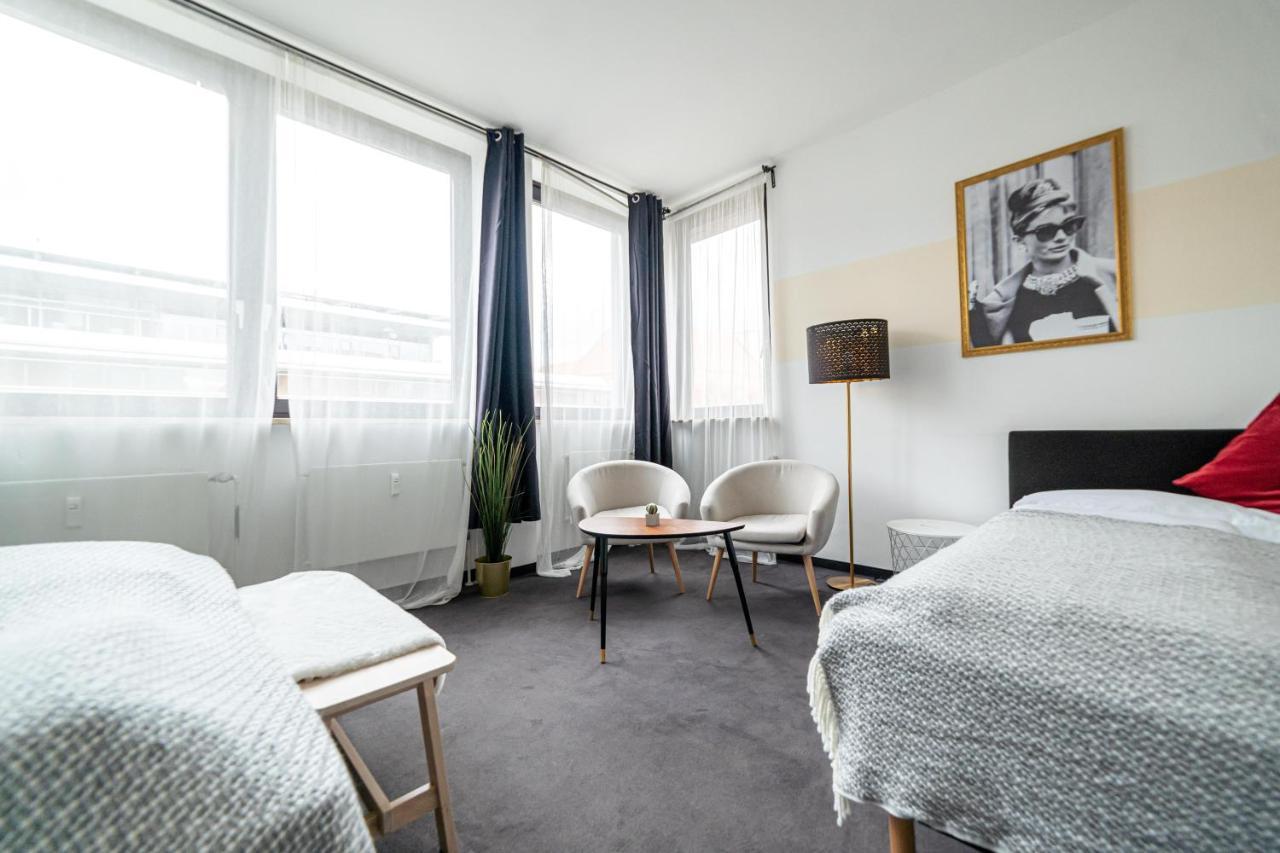 Full House Hostel Nurnberg - Shared Bath & Kitchen Bagian luar foto