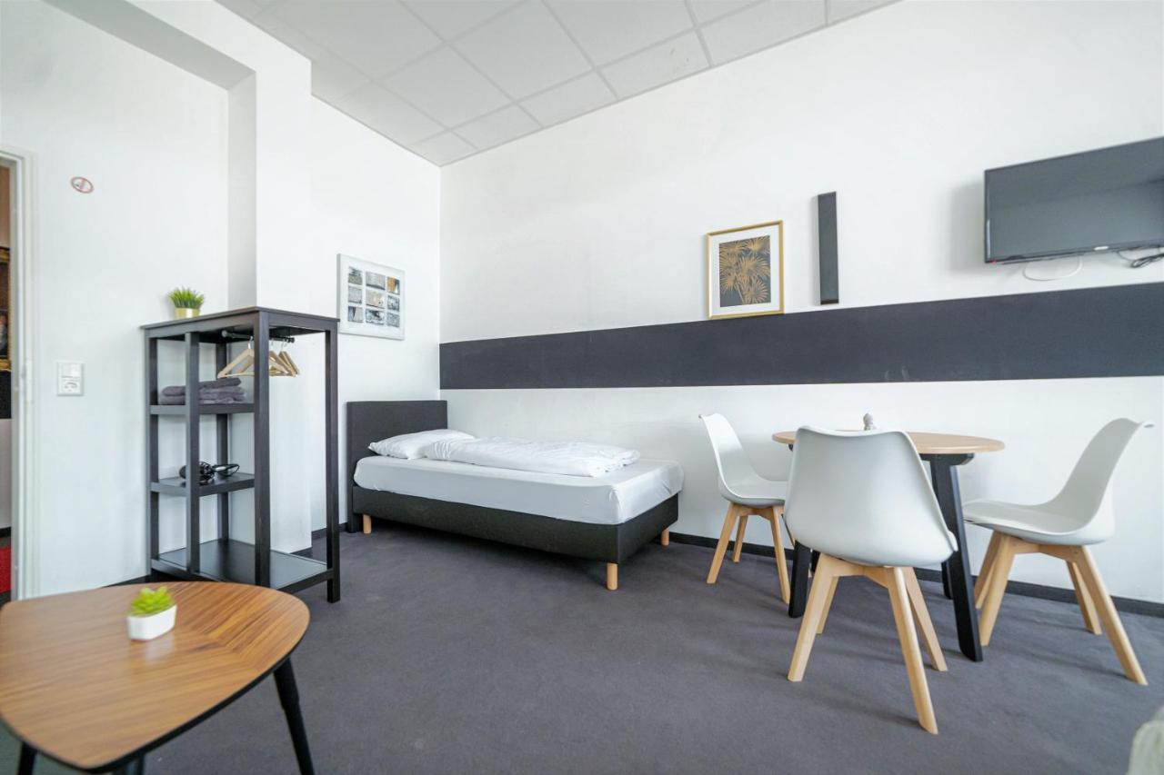 Full House Hostel Nurnberg - Shared Bath & Kitchen Bagian luar foto