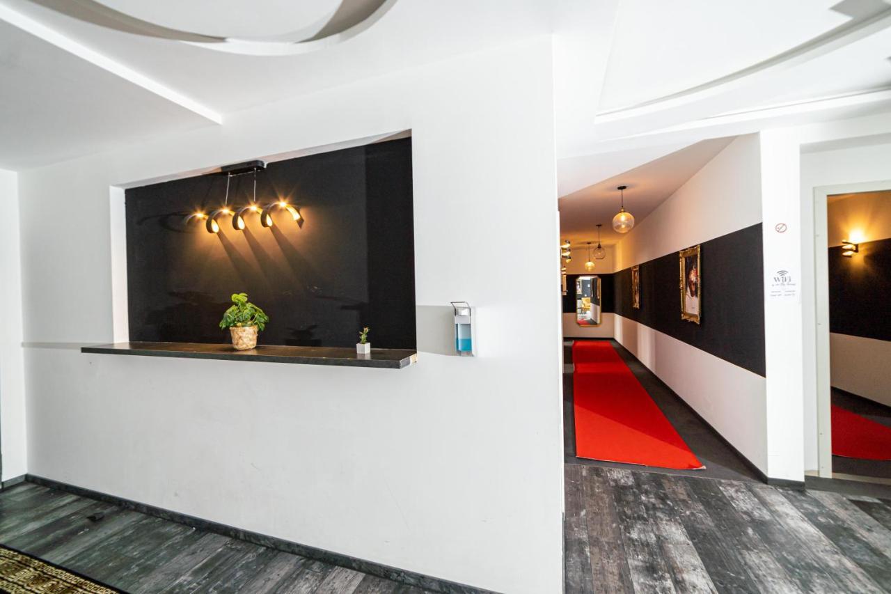 Full House Hostel Nurnberg - Shared Bath & Kitchen Bagian luar foto