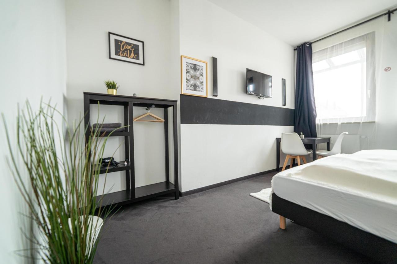Full House Hostel Nurnberg - Shared Bath & Kitchen Bagian luar foto