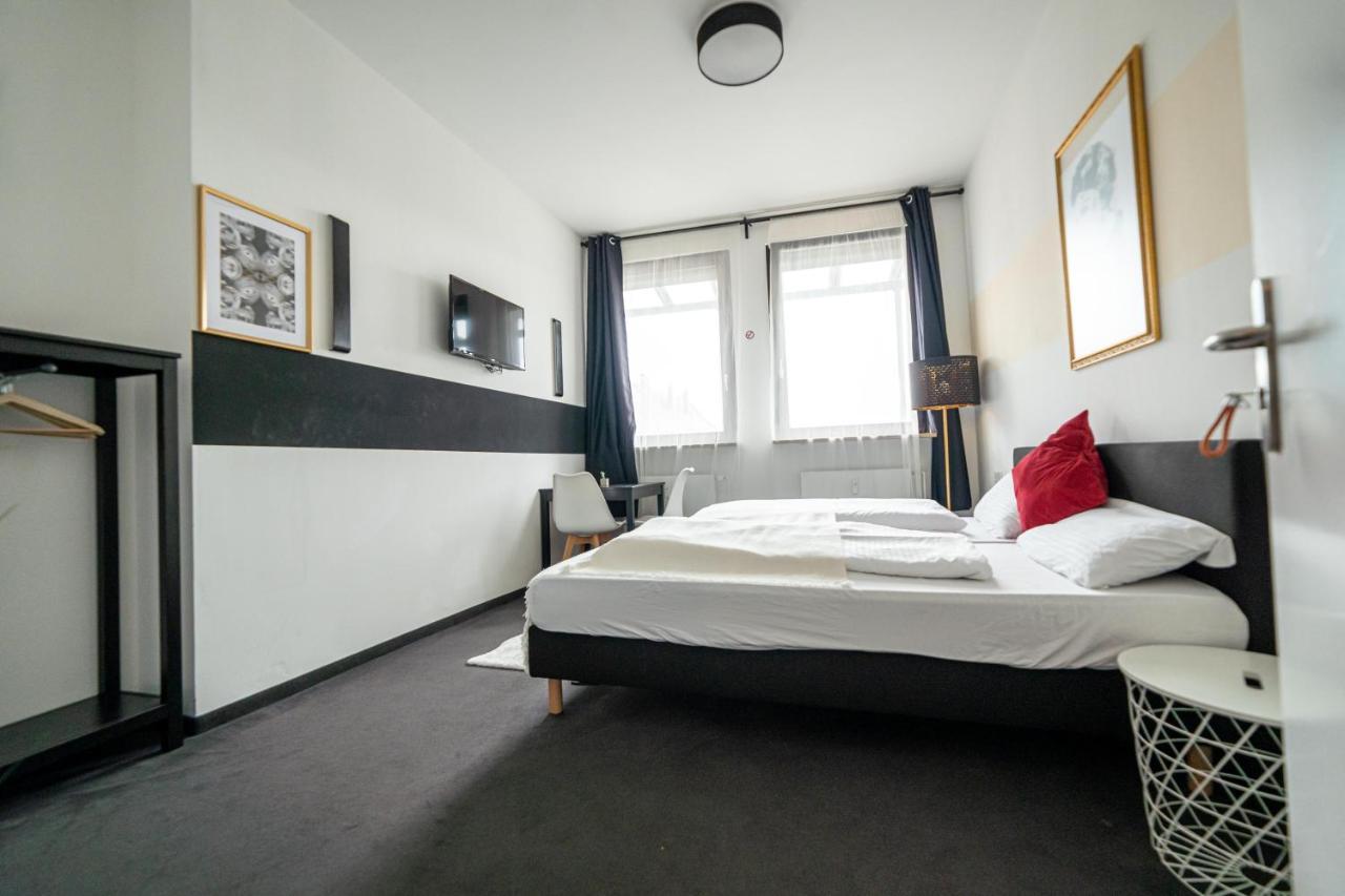 Full House Hostel Nurnberg - Shared Bath & Kitchen Bagian luar foto